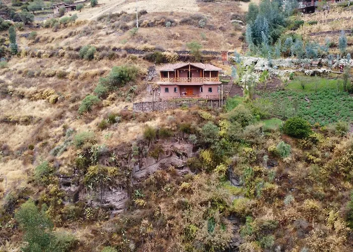Bed and breakfast Condor's Nest Písac